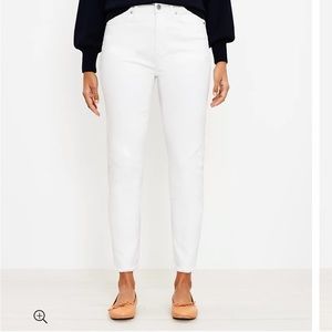 ✨NEW✨ - 🤍 Loft Curvy High Rise Frayed Skinny Jeans White